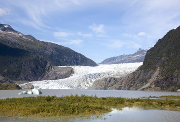 Fototapeta na wymiar Flooded Glacier Landscape