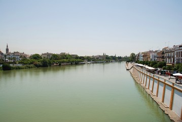 Fototapeta na wymiar Rio Guadalquivir, Sevilla, Andalucía