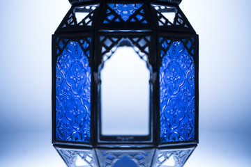 lanterne bleu avec message religieux 