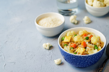 Cauliflower green peas rice
