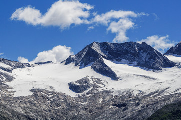 Fototapeta na wymiar Mountain peak in Tirol