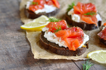 Sandwich with salted salmon and cream cheese.