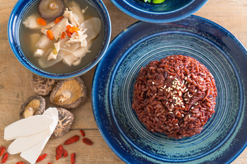 chicken and herb soup, chinese kale with berry rice