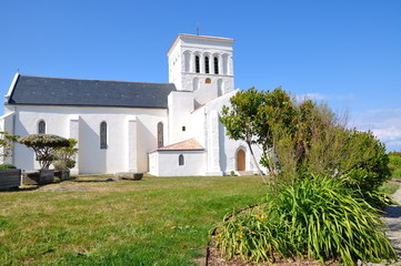 Fototapeta na wymiar église de saint sauveur de de l'ile d'yeu