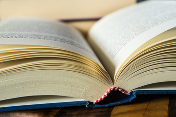 Obraz premium open book