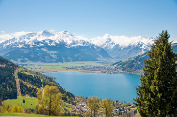 Obraz na płótnie Canvas Beautiful panorama view over Zell am See