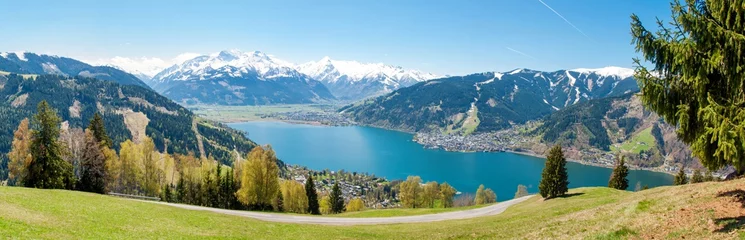 Foto op Canvas Beautiful panorama view over Zell am See © tadeas
