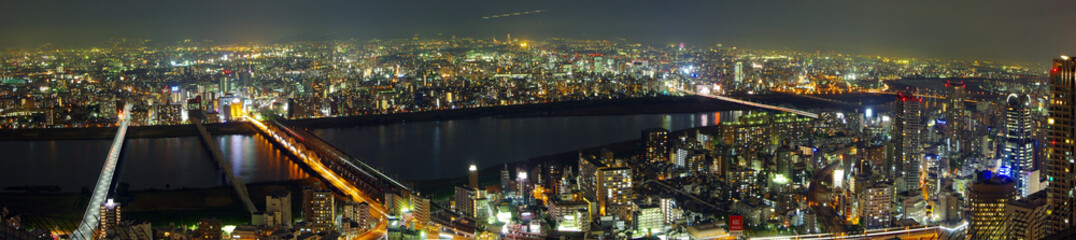 Naklejka premium Beautiful Panoramic view of Osaka, Japan at night