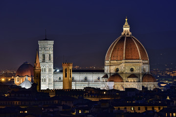 Fototapeta na wymiar Dom von Florenz Santa Maria Del Fiore bei Nacht
