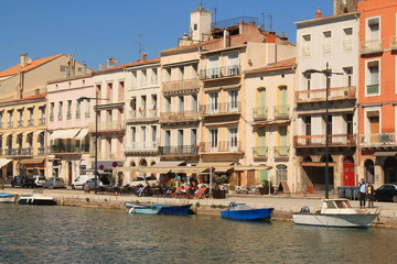 Naklejka na ściany i meble Sète, ville maritime en Occitanie 