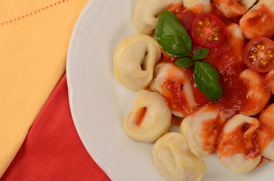 plato de Capeletis con Tomate