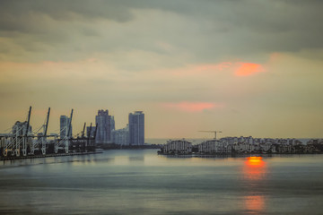 Obraz premium Sunrise over the port of Miami