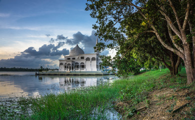 floating mosque in Malaysia