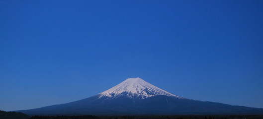 30/04/2017 Mont Fuji de ciel bleu ensoleillé de "Fujiyoshida"Ville 　