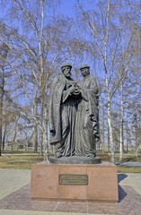 Памятник святым благоверным князю Петру и княгине Февронье Муромским в городе Иркутске