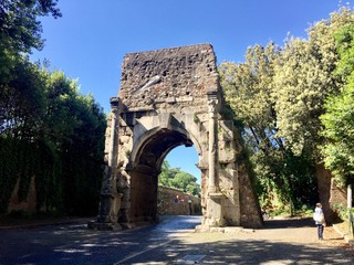 Fototapeta na wymiar Roma, Arco di Druso a porta San Sebastiano