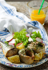 mackerel with a lemon stewed in the microwave oven