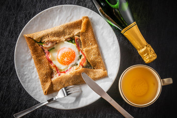 そば粉のクレープ　ガレット　 galette French food