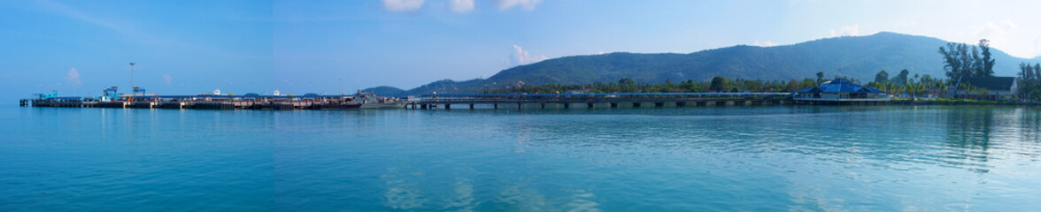 Fototapeta na wymiar Panorama of Ko Samui port.Thailand