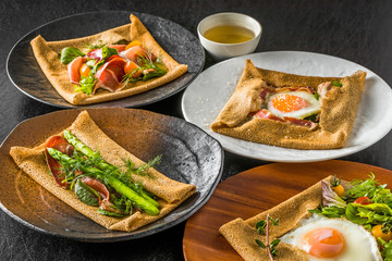 そば粉のクレープ　ガレット　 galette French food