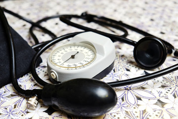 manual blood pressure monitor