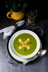 Asparagus cream soup with egg