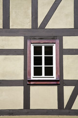 Fachwerk mit Fenster im Detail
