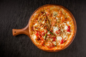 ミックスピザ　 Mix pizza Italian snack