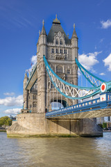 Fototapeta na wymiar Tower Bridge on the river Thames in London