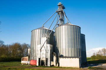 Metal silo for corn and feed