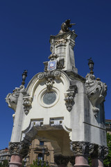 Fototapeta na wymiar Obelisk of the bridge of Maria Cristina of San Sebastian 
