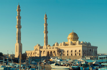 Naklejka premium Beautiful architecture of Mosque in Hurghada at sunset, Egypt