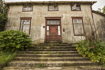 casa estilo europeo abandonada