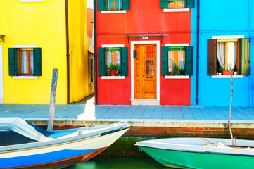 Fototapeta na wymiar Colorful houses in Burano, Italy