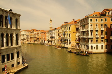 Obraz na płótnie Canvas Eindrücke von einem Kanal in Venedig / Italien
