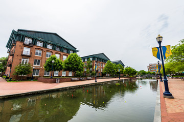 Obraz premium Carroll Creek Promenade Park in Federick, Maryland