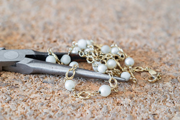 Reparation and restoration of jewelry