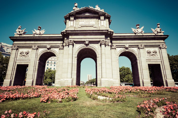 Obraz premium Alcala Gate (Puerta de Alcala) - Monument in the Independence Square in Madrid, Spain