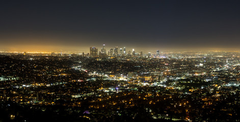 Fototapeta na wymiar Los Angeles bei Nacht, Kalifornien, USA