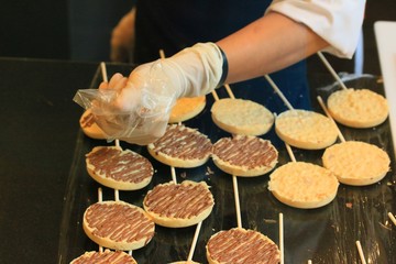 Making to sweet chocolate