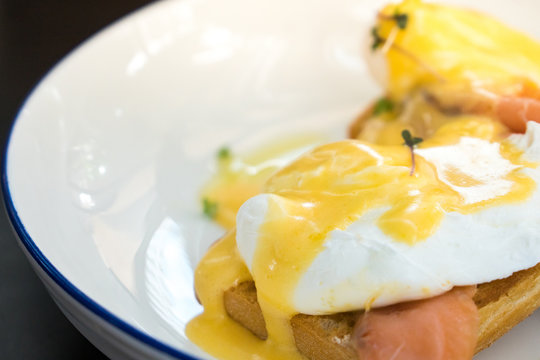 Egg Benedict with smoked salmon and fresh Hollandaise sauce
