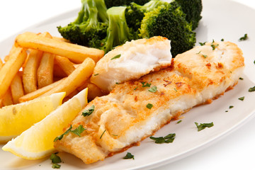Roast fish with broccoli