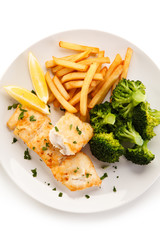 Roast fish with broccoli