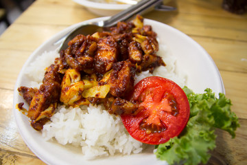 Fried chicken with sauce