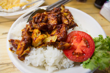 Fried chicken with sauce