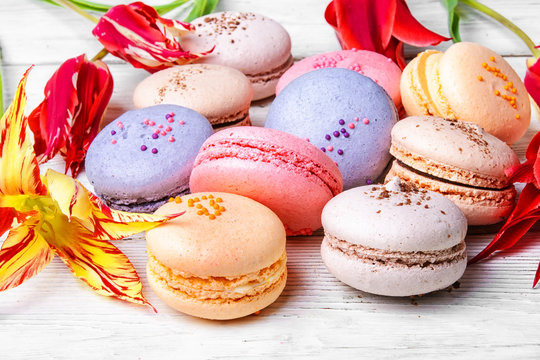 Colorful French macaroons
