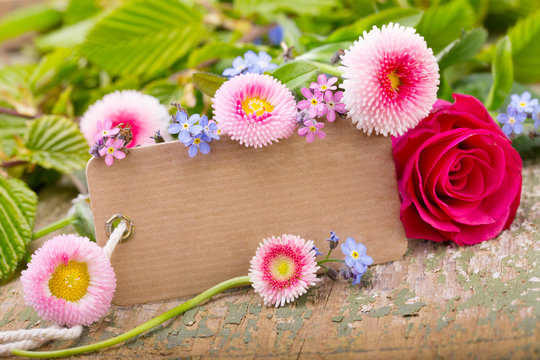 Grußkarte - Pappschild mit wunderschöner Blumendeko