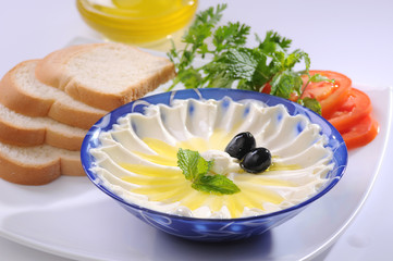 Labneh with olive oil & Bread