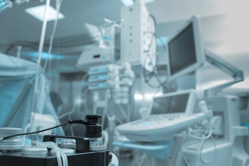 Breathing apparatus for anesthesia in the operating room with multiple devices