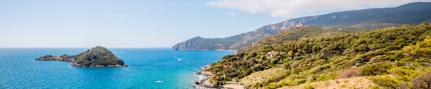 Panorama depuis la presqu&rsquo;ile du Mont Argentario en Toscane
